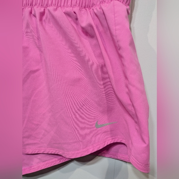 Nike Dri‎ Fit Shorts In Pink Size Medium Running Athletic Active Performance - Picture 2 of 6